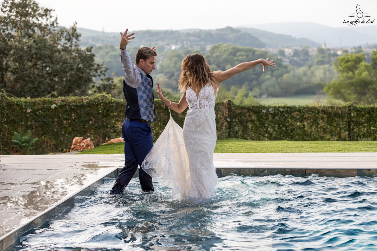 Danse couple dans l'eau