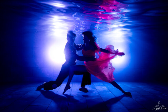 Danseurs sous l'eau